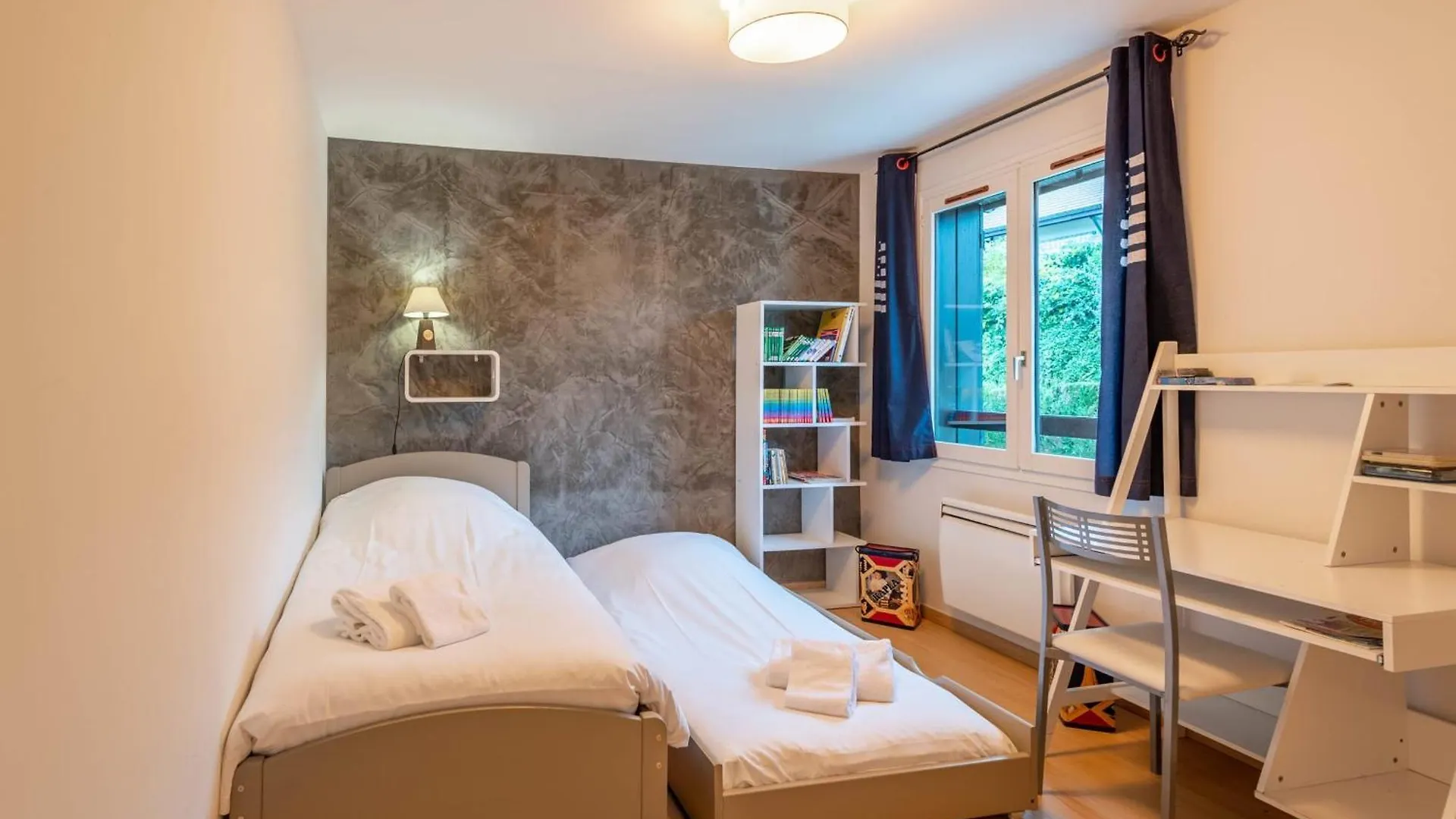 Alpiloc Furnished House Villa Annecy 0*,